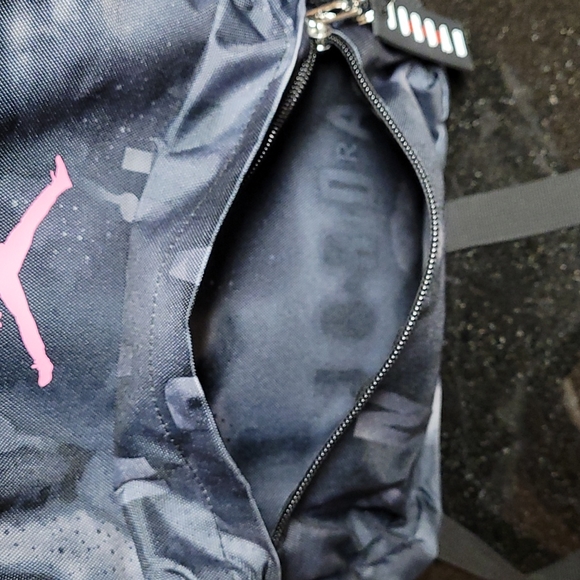 Jordan Unisex Mini Backpack - Picture 6 of 12